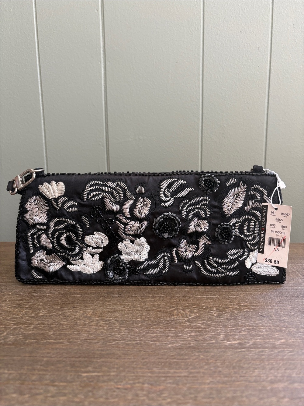New York & Co Embroidered Beaded Black Floral Clutch Wristlet NWT Never Used